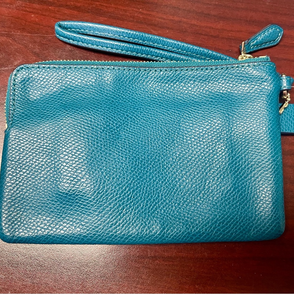 ⭐️⚡️Coach Blue Leather Wristlet - Picture 4 of 12
